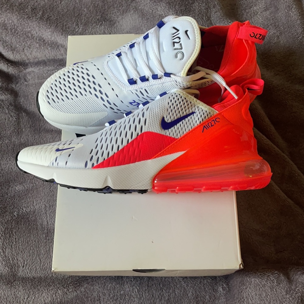 Air Max 270’s size 11 but would fit size 10 or 10.5